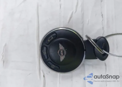 2011 Mini Cooper из США, поврежденный, VIN WMWSU3C58BT096366